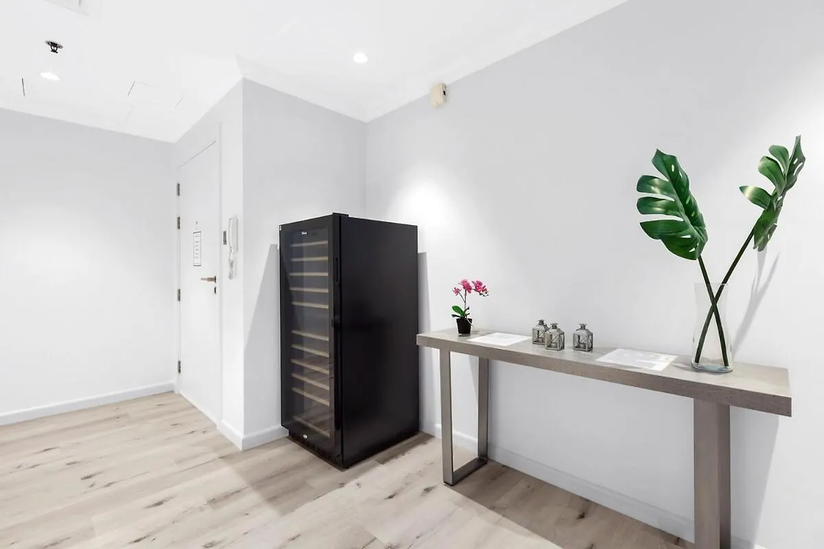 First Class 2Br Serene Luxury Retreat Dubai Apartment