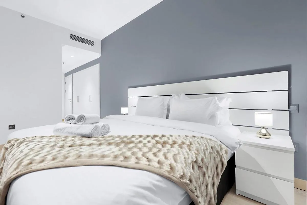 Apartment First Class 2Br Serene Luxury Retreat Dubai United Arab Emirates