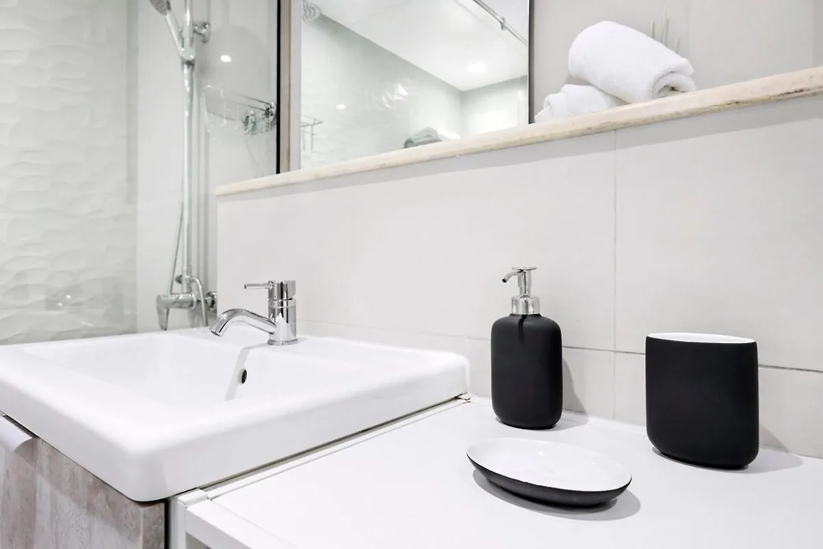 Apartment First Class 2Br Serene Luxury Retreat Dubai